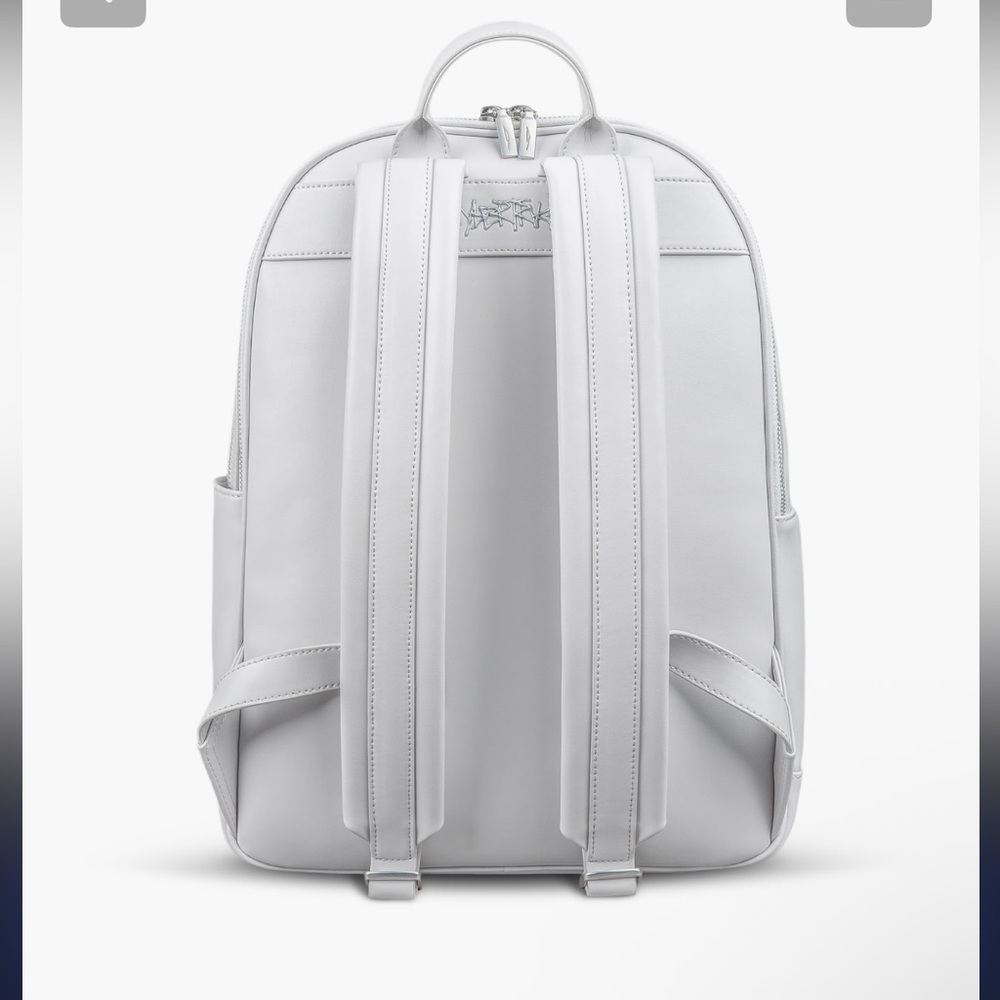 Tesla Cybertruck Elevate Backpack w box - Picture 2 of 5